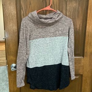 Woman’s Cowell neck sweater